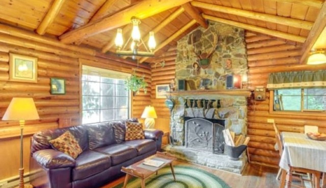 Peaceful 3-bedroom cabin on Sacheen Lake near Newport and Spokane