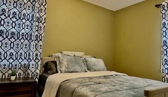 Peaceful 3-bedroom house in weddington
