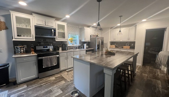 Peaceful 3-bedroom home in Sullivan with twilight patio