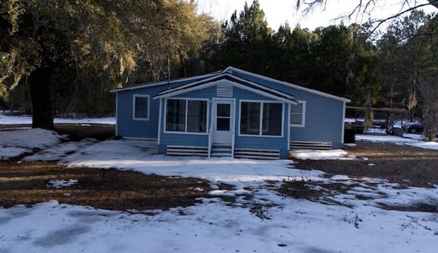 Peaceful 3-Bedroom Retreat in Huger, SC – Gateway to the Lowcountry