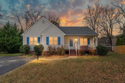 Peaceful 3 BR Ranch King Bed Fireplace