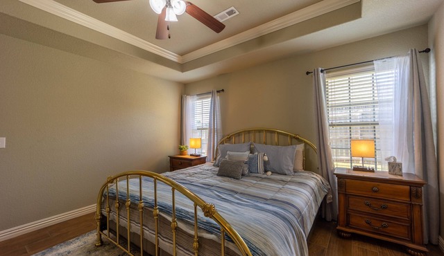 Peaceful 3BR Base Close to NWA Events & Trails. Secure Garage and Jetted Tub.