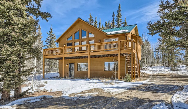 Peaceful 3BR Cabin Retreat | Deck & Scenic Mountain
