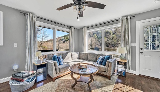 Peaceful 3BR Escape With National Forest Access