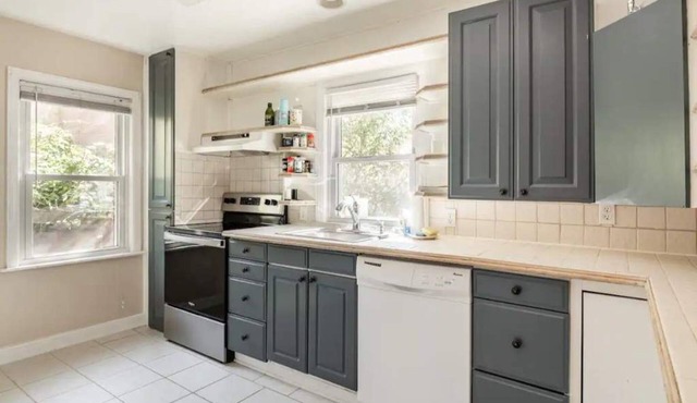 Peaceful 3BR home; 5 min walk to downtown Milford!