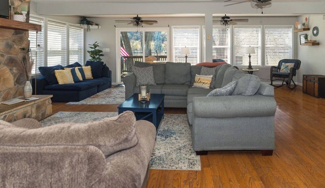 Peaceful 3BR Riverfront - Hot Tub, River Access, Views, Pet Friendly w/Fee