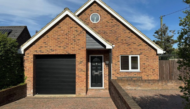 Peaceful 4 bed holiday home 2 ensuite 1 bathroom - Pet Friendly