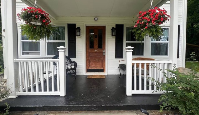 Peaceful 4-bedroom house with AC in charming Marietta