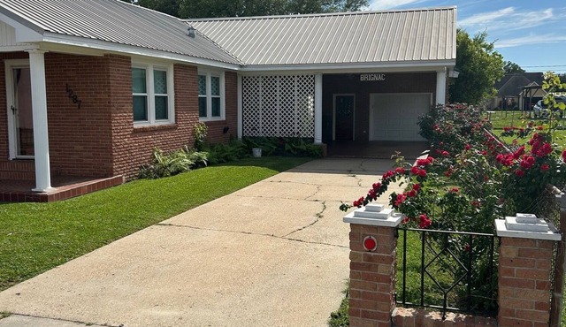 Peaceful 4-bedroom house in Lutcher, located between New Orleans and Baton Rouge