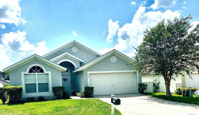 Peaceful 4 Bedroom with Pool Home in Davenport Near Disney