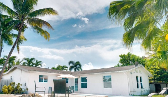 Peaceful 4BD+Den Home Oasis w/ Pool Backyard & WFH