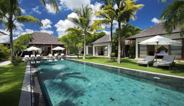 Peaceful 7BR Villa, 3Min Drive To Petitenget Temple! - W/Private Swimming Pool!