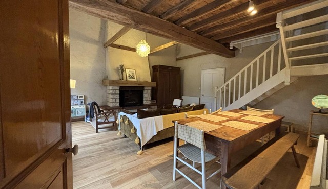 Peaceful 8-person cottage with garden near Le Pal Park