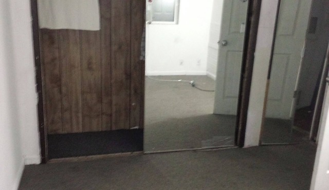 Peaceful A-bedroom mobile home with AC in Columbus