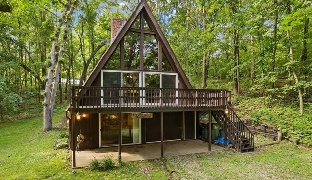 Peaceful A-Frame Chalet With HOT TUB!