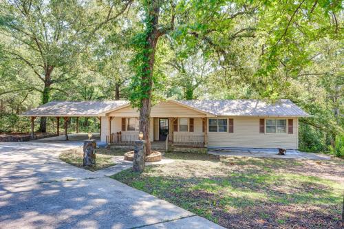 Peaceful Alabama Vacation Rental with Large Deck