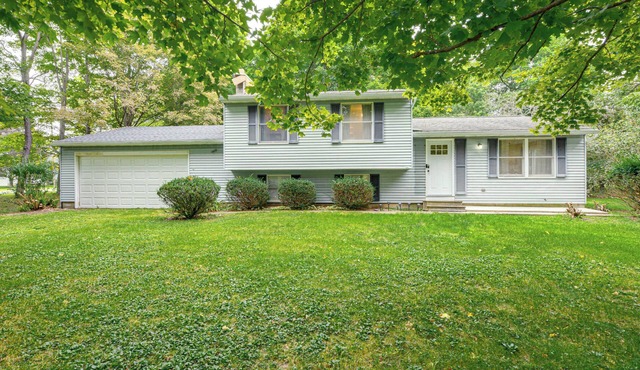 Peaceful Allegany Home, Walk to SBU!