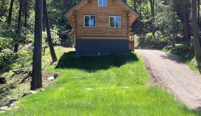 Peaceful Amish Log Cabin at Ashley Lake