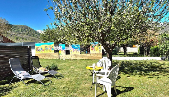 Peaceful and Artistic Cottage in Tarascon-sur-Ariège