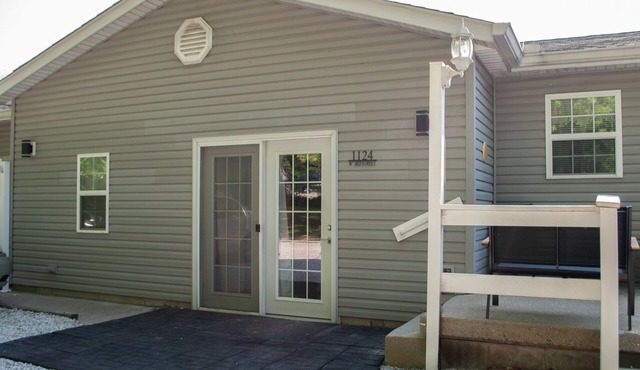 Peaceful and charming apartment in Clinton, Indiana