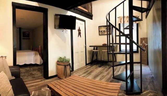 Peaceful and Cozy Farmhouse Loft