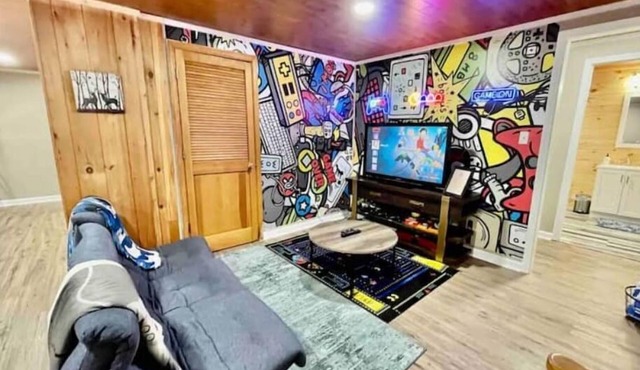 Peaceful and Cozy Mountain Cabin with Arcade, Pool, Hot Tub, and Fire Pit!