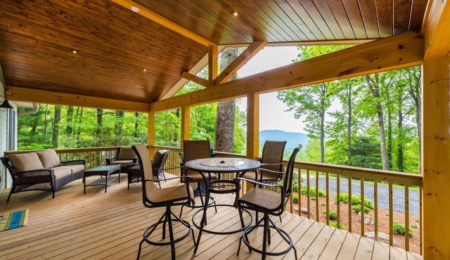 Peaceful and luxurious living with spectacular views