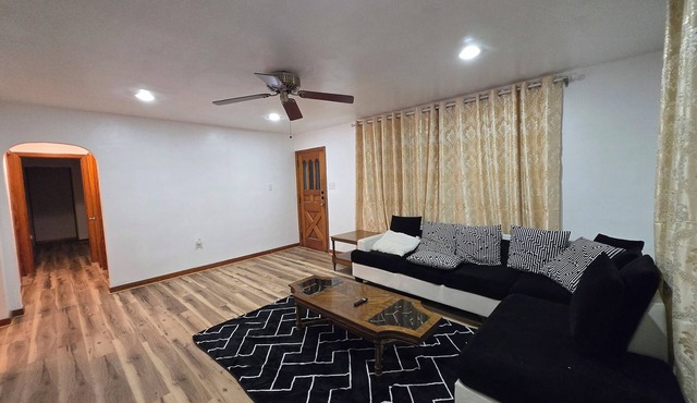 Peaceful and newly renovated 3-bedroom house with AC in charming Hill top