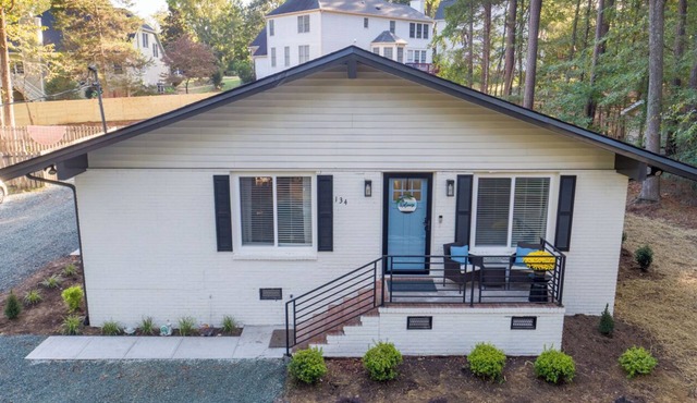 Peaceful and newly renovated 5-bedroom near UNC Chapel Hill
