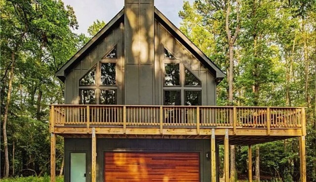 Peaceful and Private Four Season Cabin in White Stone, VA