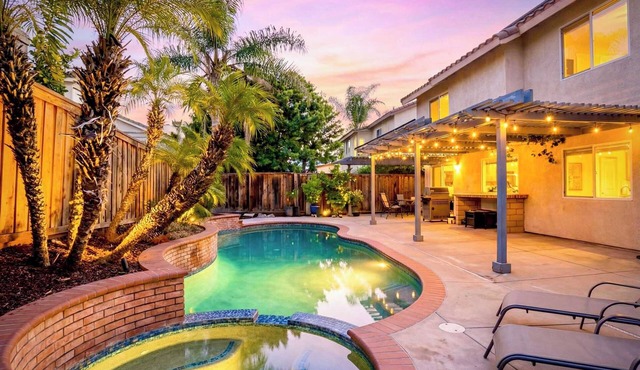 Peaceful and Private Pool Home near Wine Country