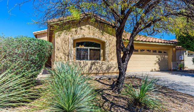 Peaceful And Quiet Getaway~ Spacious and Comfortable ~ Chef's Kitchen!