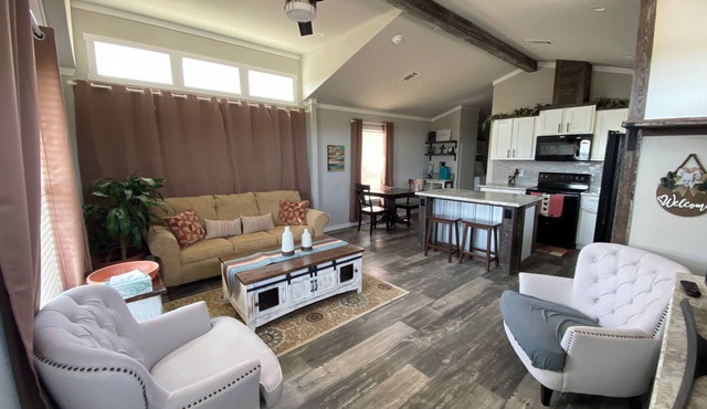 Peaceful and Quiet Place to Relax on 20 acres just 5 minutes from town