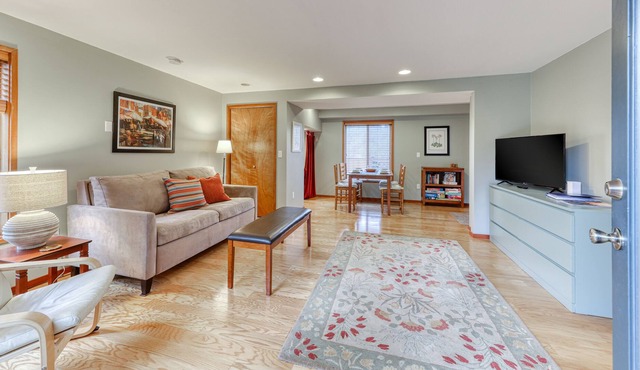 Peaceful and Secluded Suite w/Free WiFi & Great Garden Space to Enjoy!