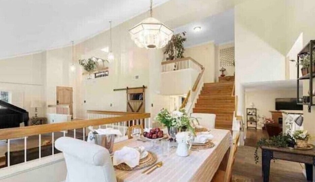 Peaceful and serene villa 25 min north of LA with mountain viewsn