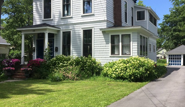Peaceful Apartment In A Historic Home