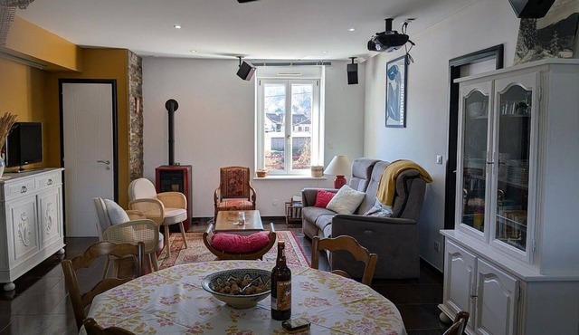 Peaceful apartment near center - 4 guests