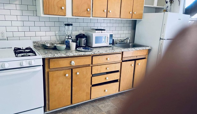 Peaceful artsy spot in Inman Park