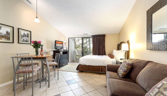 🏖️ Peaceful Bayview Studio @ The Shores | Deck + Beach Access + Champagne Welcome ➠ 5693