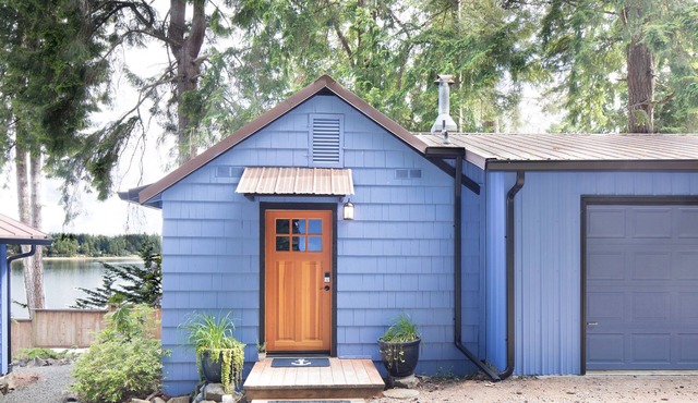 Peaceful - Beach Side Studio Cottage with Beach Access