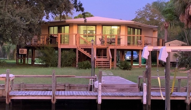 Peaceful beach in a boating and fishing paradise-Golf cart included in rental!