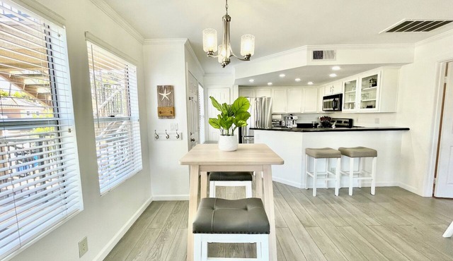 Peaceful Beachy Condo in the heart of Long Beach!
