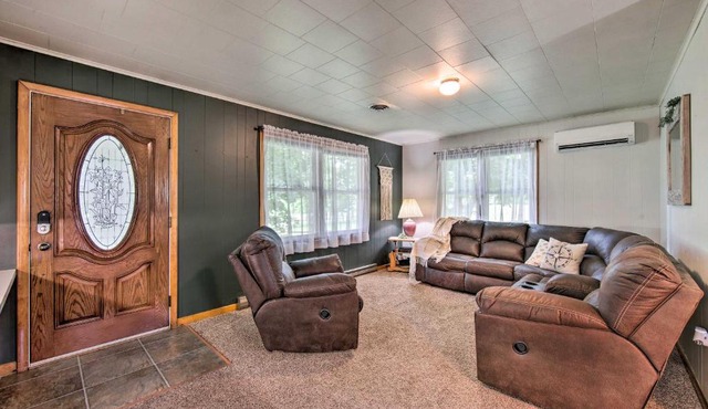 Peaceful Belleville Retreat with Farm Views!