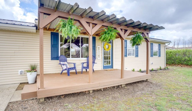 Peaceful Brandenburg Home ~ 6 Mi to Ohio River!