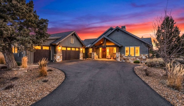 Peaceful Brasada Oasis | Hot Tub & Views
