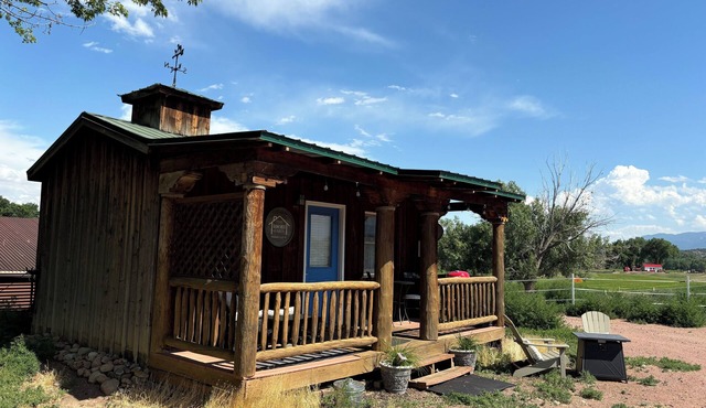 Peaceful Bunkhouse cabin with mtn views near Arkansas River attractions & town