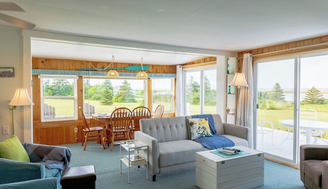 Peaceful Coastal Retreat Near Cabot Park Beach—Ideal for Families & Couples