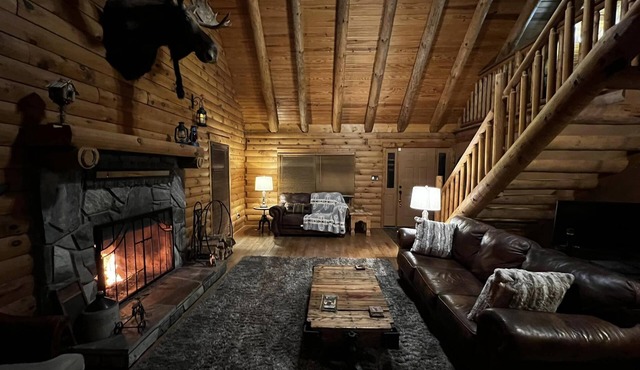Peaceful Cabin, close to Angier, Fuquay and Holly Springs. Campbell U. nearby.