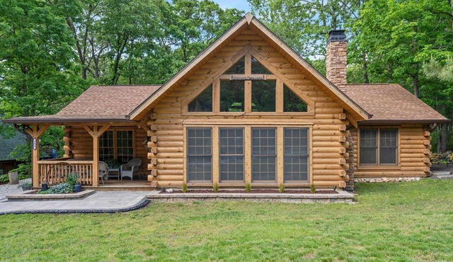 Peaceful Cabin Escape Close to Nature & Branson Fun! Free Tickets!