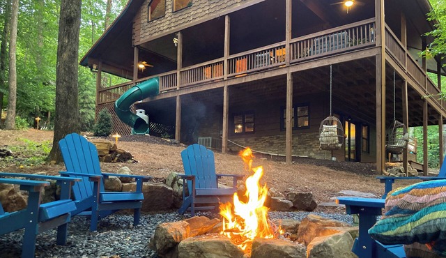 Peaceful Cabin Getaway, Deck slide, Hot Tub, Game Room